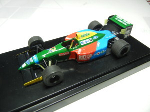 Meri_Benetton_B190_mirror&Rear_wing.JPG