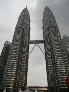 Petronas_Twin_tower.jpg