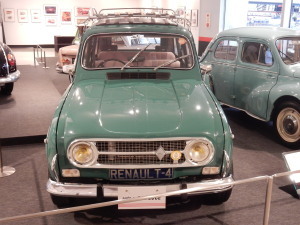 Renault 4 (1).jpg